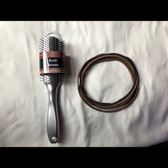 ❤️Hairbrush and 5 elastic hairbands bundle! NWOT! - Picture 2 of 3